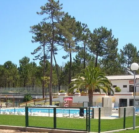 Orbitur Valado Bungalows Caravan Park 3* Nazare
