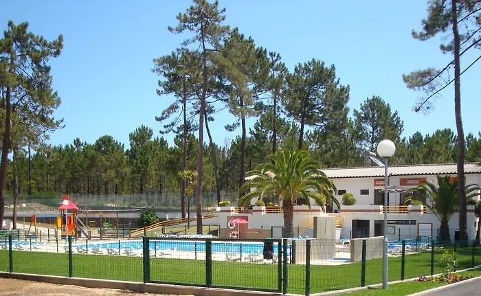 Orbitur Valado Bungalows Caravan Park 3* نازاريه