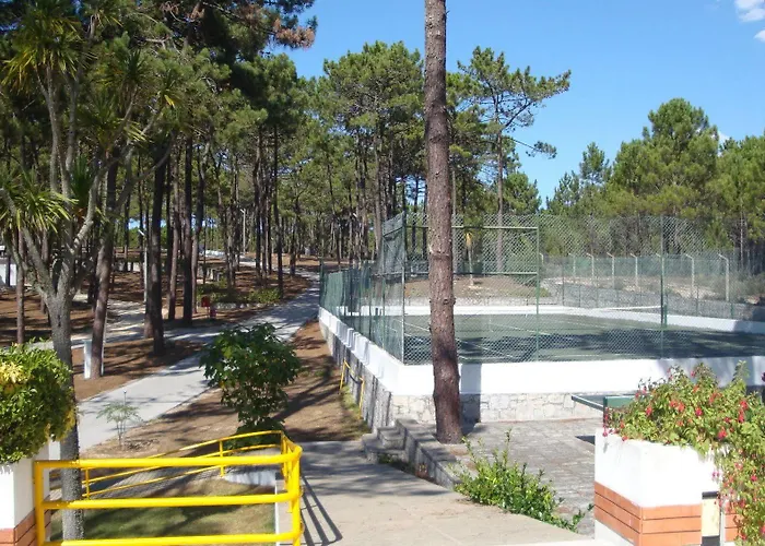 Orbitur Valado Bungalows Caravan Park 3* نازاريه